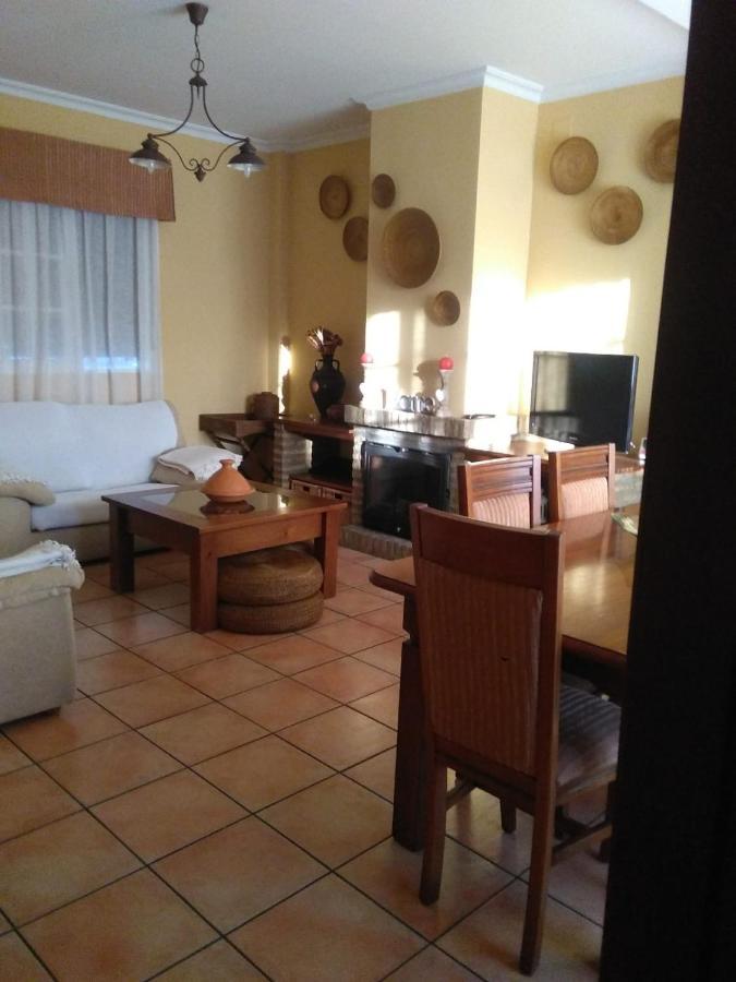 Chalet Con Encanto Villa Palomares del Río Екстериор снимка